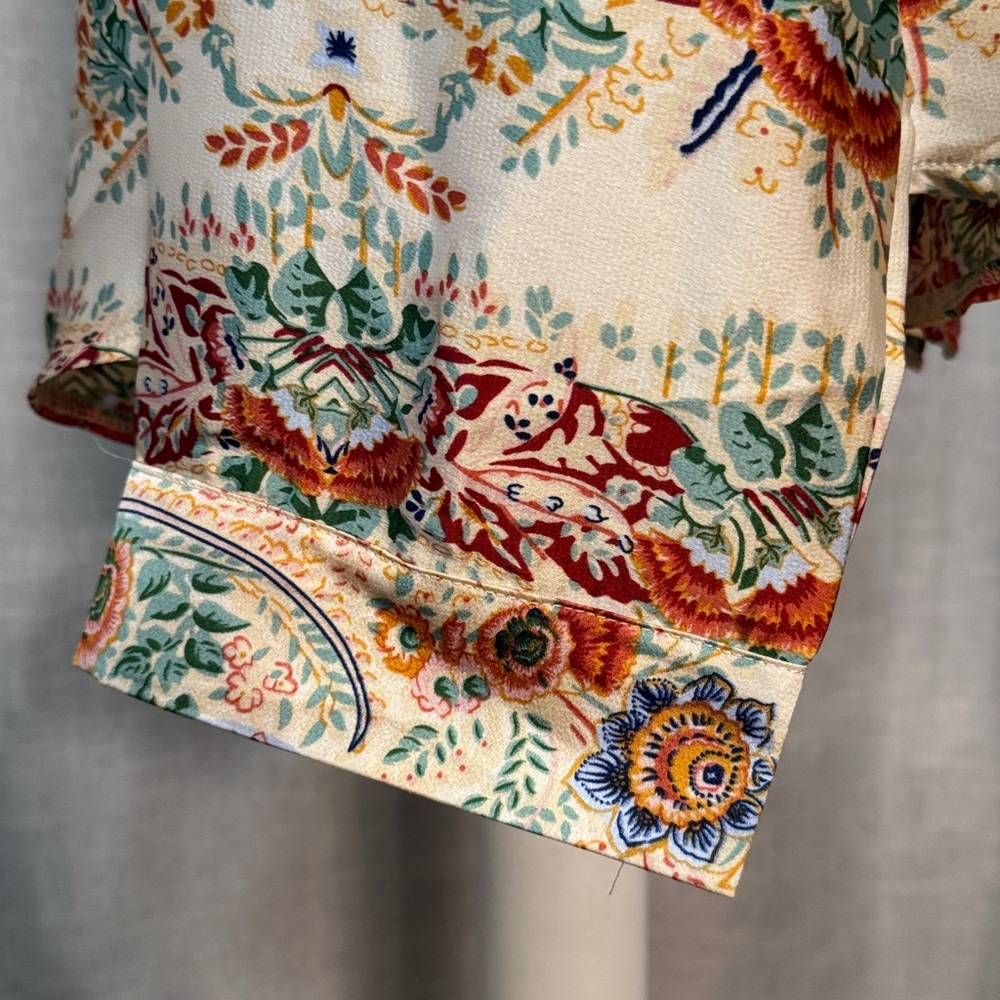 Satiny Blouse-XXL-by ThreadUp-Beige/Red/Orange/Green Paisley Print-Polyester-EUC - Picture 10 of 16